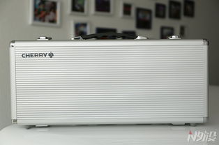 全球僅存兩把的傳奇 黃金版Cherry MX Board 6.0，外設收藏界的圣杯